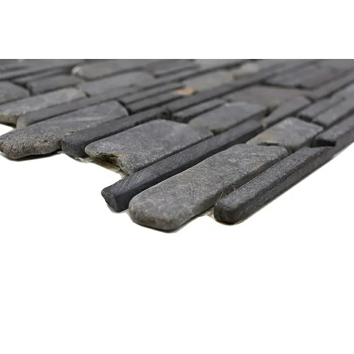 Mosaikfliese MOS BRICK 210 - 30,5 x 30,5 cm, Schwarz, Matt - Nahaufnahme von grauen Steinverblendungen, die eine natürliche und rustikale Wandgestaltung ermöglichen. Perfekt für stilvolle Innen- und Außenbereiche.