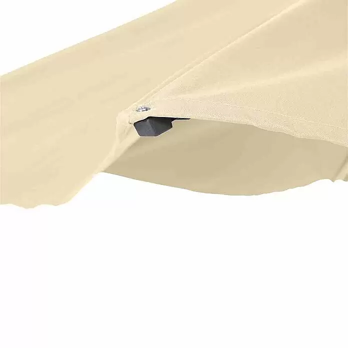 Siena Garden Marktschirm rund Avio - Ecru, Durchmesser Bespannung: 350 cm - Nahaufnahme einer beigefarbenen Stoffbespannung mit dunkelgrauem Halter und Schraube, Nahtdetail.