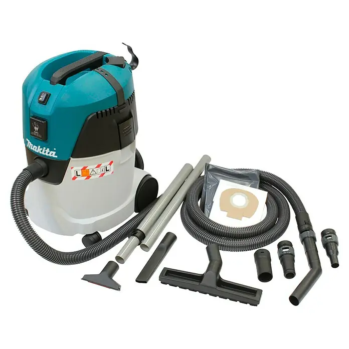 Makita Elektro-Nass- & Trockensauger VC2512L - 1.000 W, 25 l - Abgebildet ist ein Makita Nass- und Trockensauger mit Zubehör wie Düsen, Rohren und Staubsaugerbeuteln. Er ist blau-schwarz mit grauem Behälter.
