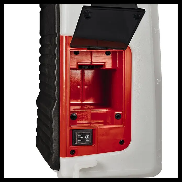 Einhell Power X-Change 18V Drucksprühgerät GE-WS 18/150 Li-Solo - Betriebsdruck: 4,5 bar, Kunststoff - Detailansicht eines Akku-Drucksprühers mit geöffnetem Batteriefach und Schalter.