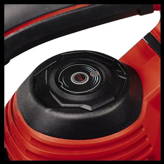 Einhell PXC 18V Soplador/Aspirador de batería 36/230 LI E-SOLO - 18 V, Sin batería, Potencia de soplado: 225 m³/h, Velocidad de soplado: 230 km/h - Detalle del depósito de aceite de una motosierra Einhell con tapón de rosca y la palabra "TOP".
