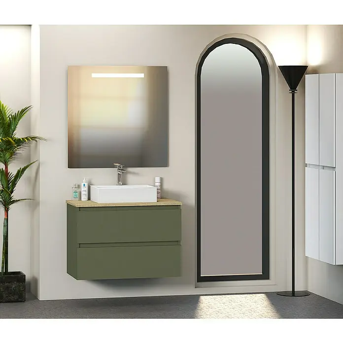 Artysan Mueble bajo de lavabo Fons - 46 x 80 x 56 cm, Musgo - Escena de baño con un tocador verde oliva moderno, un espejo rectangular y un espejo alto y estrecho con un marco negro.