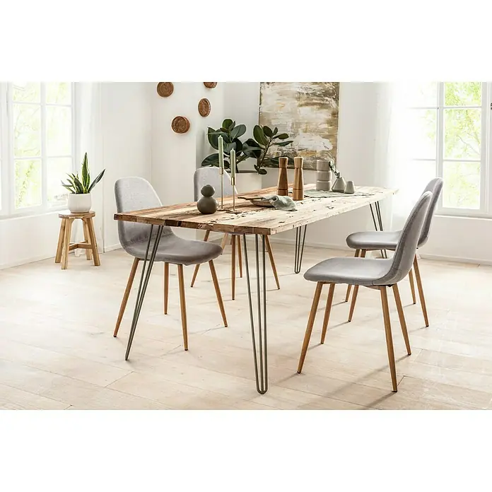 Wagner System Möbelfuß Hairpinlegs - Stahl, Höhe: 71 cm, Grau - Ein einladender Essbereich mit einem rustikalen Holztisch und stilvollen grauen Stühlen. Die perfekte Kombination für gemütliche Stunden.