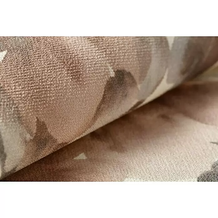 Rasch Kimono Vliestapete Blumen - Rosa, Floral, 10,05 x 0,53 m - Nahaufnahme von beigem und braunem strukturiertem Stoff mit abstraktem Muster, gefaltet.