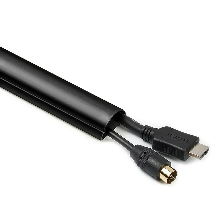 D-Line Kabelkanal Halbrund - 1 m, 30 x 15 mm, Schwarz - Ein schwarzer Kabelschlauch mit einem HDMI- und einem Antennenkabel, ideal für ein sauberes Kabelmanagement.