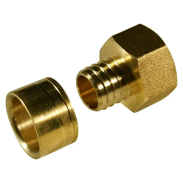 Isoltubex Enlace rosca multicapa H casquillo corredizo - 16 mm, Rosca interior: ½″ - Primer plano de un accesorio de tubería de latón con una tuerca y un manguito de compresión, ideal para fontanería y calefacción.