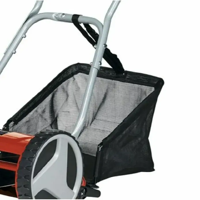 Einhell Cortacésped helicoidal GC-HM 300 - Ancho de corte: 30 cm, 150 m² - Primer plano de una cortadora de césped con una bolsa recolectora de hierba adjunta a un marco plateado.