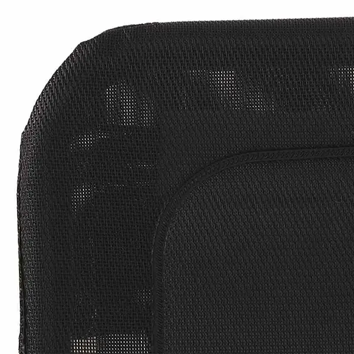 Gartenliege Fano - Schwarz, Metall, Klappbar - Nahaufnahme eines schwarzen Mesh-Bürostuhls, der ein atmungsaktives und stützendes Design für Komfort bei der Arbeit bietet.