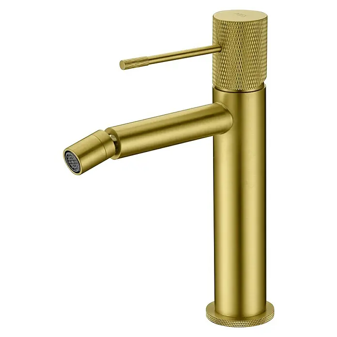 Imex Line Grifo monomando de bidé - Oro - Primer plano de un grifo dorado con mango y caño texturizados sobre un fondo negro. Diseño de baño elegante.