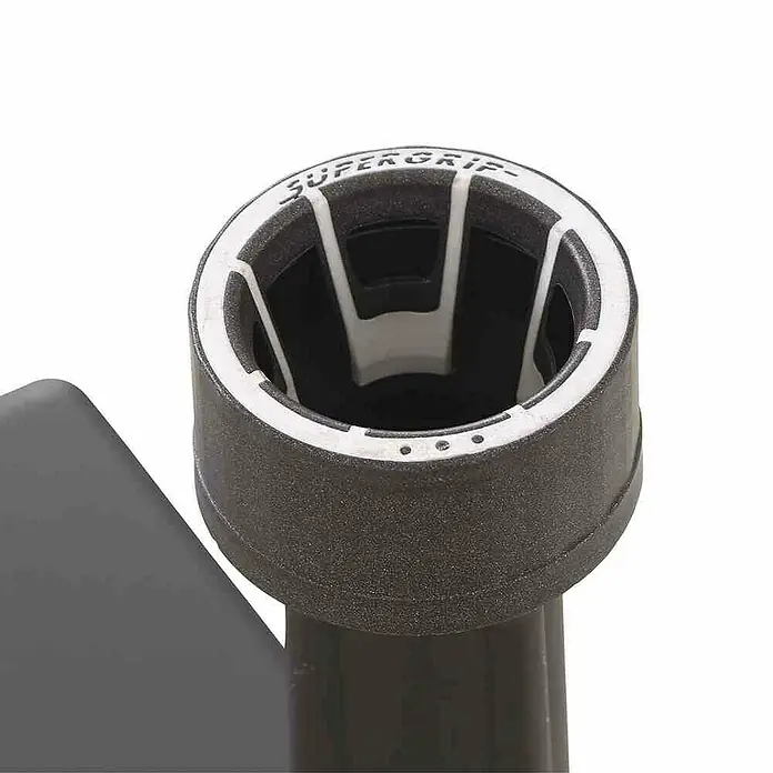 Balkonschirmständer - L x B: 50 x 25 cm, Für Rohrdurchmesser: 19 mm - 36 mm, Anthrazit, 20 kg - Nahaufnahme eines Getränkehalters mit dem Schriftzug "SUPERGRIP". Der Halter ist schwarz mit weißen Akzenten und wirkt sehr stabil.