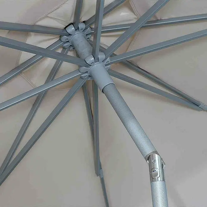 Siena Garden Marktschirm rund Push Pro - Natur, Durchmesser Bespannung: 300 cm - Detailansicht eines Sonnenschirms mit grauem Gestell und beigem Stoff. Die Konstruktion des Schirms ist gut erkennbar.