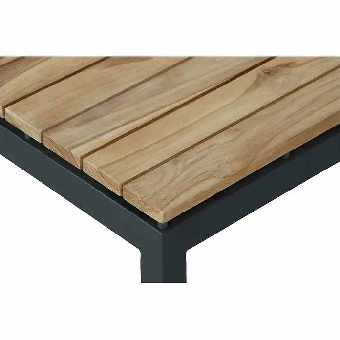 Siena Garden Garten-Loungetisch Alvida - L x B x H: 73,5 x 73,5 x 31,5 cm, Teak, Aluminium, Anthrazit/Naturbraun - Detailaufnahme eines Gartentisches mit Holzlatten und anthrazitfarbenem Metallgestell. Robust und stilvoll für den Außenbereich.