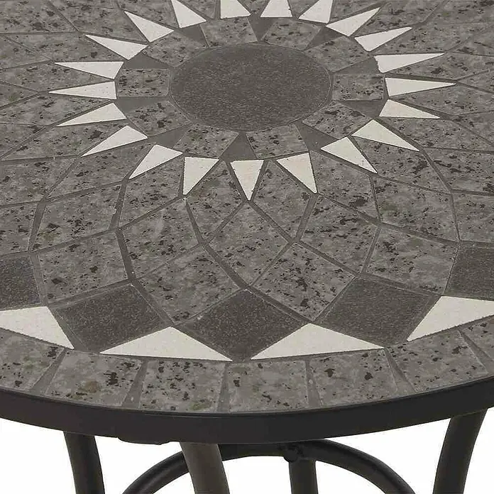 Siena Garden Balkontisch rund Como - Ø x H: 70 x 71 cm, Stahl, Keramik, Schwarz/Grau - Nahaufnahme eines runden Gartentisches mit Mosaikmuster und schwarzem Metallrahmen. Das Muster besteht aus grauen und weißen Steinen.