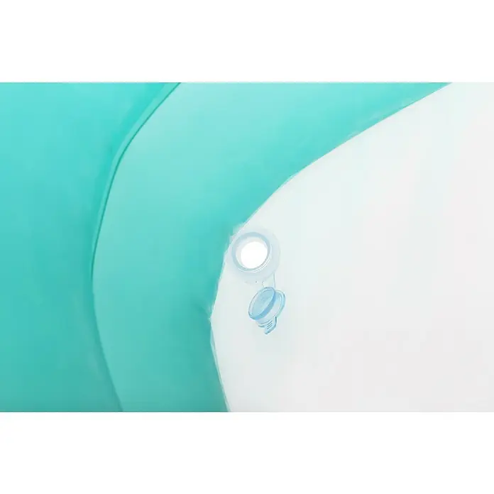 Bestway Quick-Up-Pool - L x B x H: 201 x 150 x 51 cm, Türkis, 450 l - Nahaufnahme einer aufblasbaren Poolwand mit einem blauen, offenen Ventil, das den Blick ins Innere des Pools freigibt.