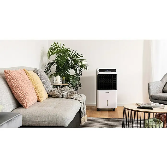 PR Klima Climatizador evaporativo 13 L - Blanco/Negro, Altura: 81 cm - Un salón moderno con un enfriador de aire Pro Klima, que garantiza temperaturas agradables. El elegante enfriador de aire se integra perfectamente en el espacio.