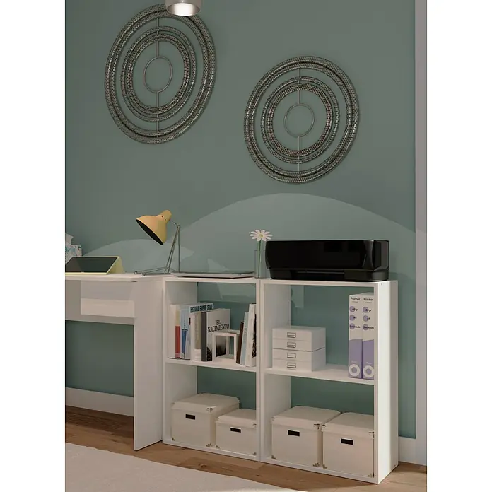 Muebles Pitarch Tibet Estantería de madera - Al x An x Pr: 75 x 50 x 24,5 cm, Número de baldas: 2 ud., Atornillado, Blanco - Un elegante escritorio blanco con estanterías y cajas de almacenamiento, perfecto para una oficina o estudio en casa.