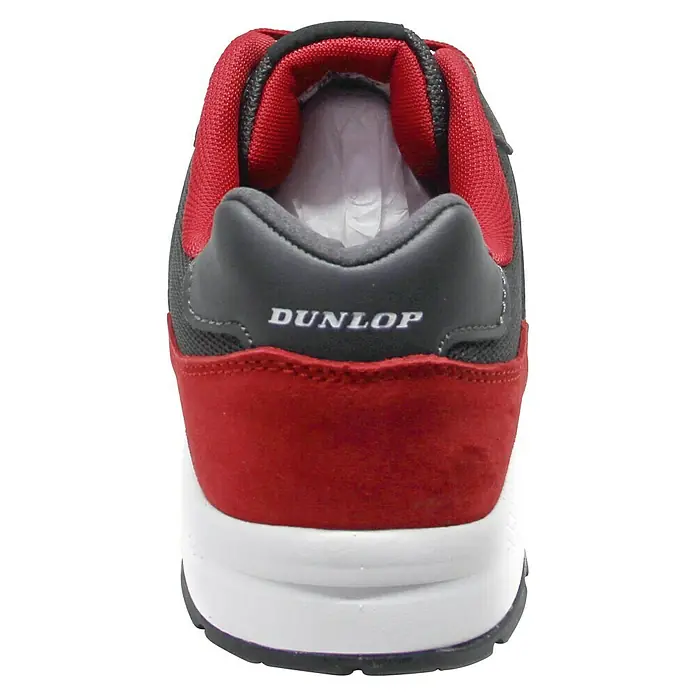 Dunlop Zapato bajo de seguridad Flying Luka - 36, Clase de protección según EN ISO 20345: S3, Gris/Rojo - Primer plano de una zapatilla deportiva Dunlop roja desde la parte posterior, destacando el logotipo de la marca y el diseño deportivo.