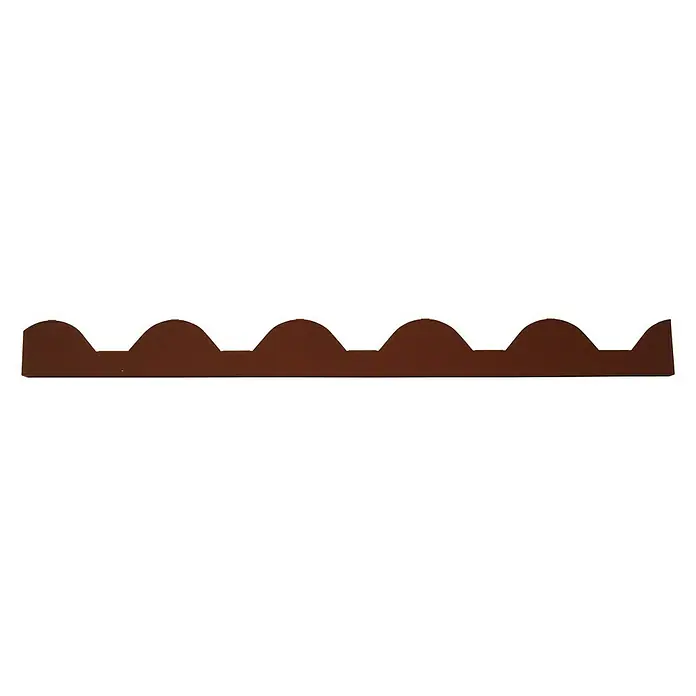 Tapa para placa Coppo Piano - Rojo envejecido, Largo: 1,04 m - Vista detallada de una teja marrón ondulada sobre un fondo negro. Ideal para cubiertas.