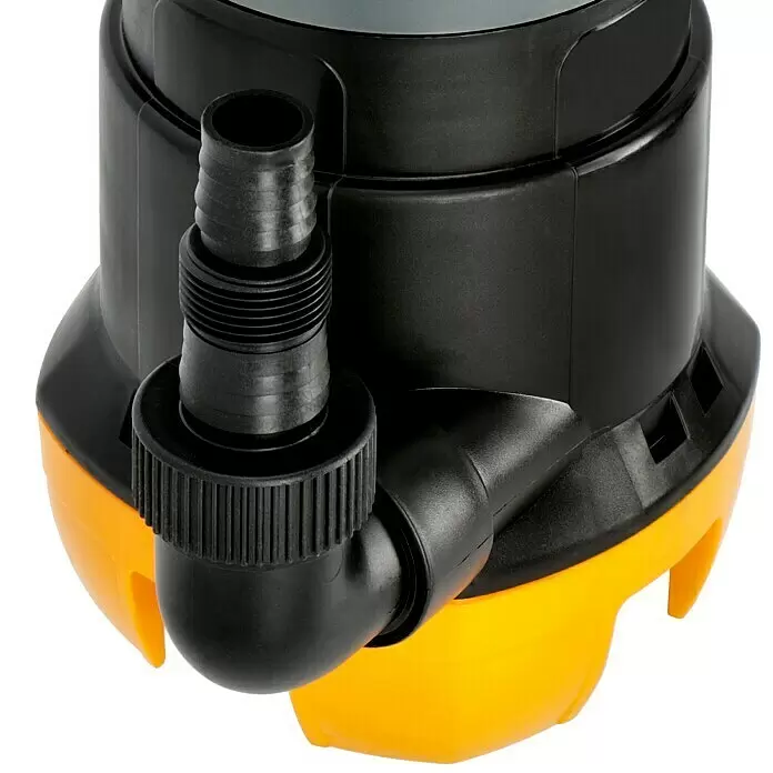 Neptun Schmutzwasserpumpe NSP-E 75 - 750 W, Max. Fördermenge: 15.500 l/h, Eintauchtiefe: 7 m - Nahaufnahme einer schwarz-gelben Tauchpumpe mit abgewinkeltem schwarzem Schlauchanschluss.