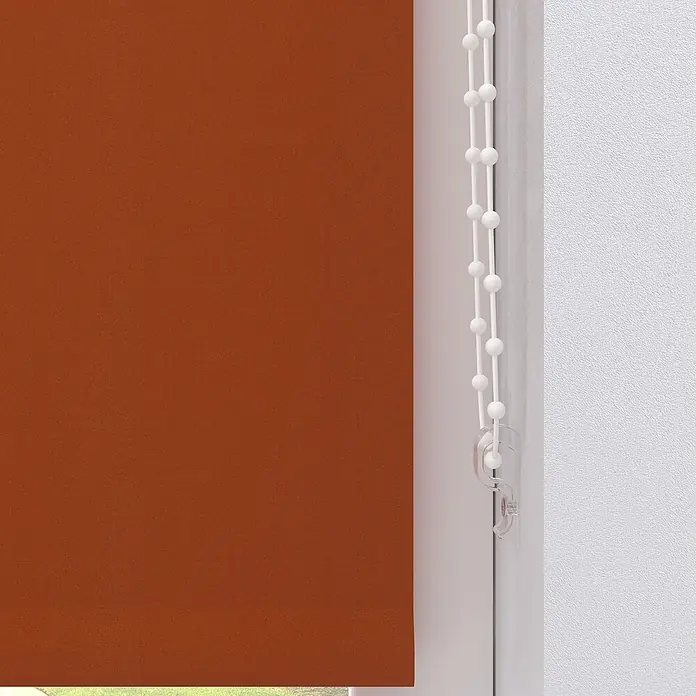 Expo Ambiente Verdunkelungsrollo - B x H: 80 x 190 cm, Terracotta, Uni - Nahaufnahme eines braunen Rollos mit weißer Zugschnur vor einer weißen Wand.