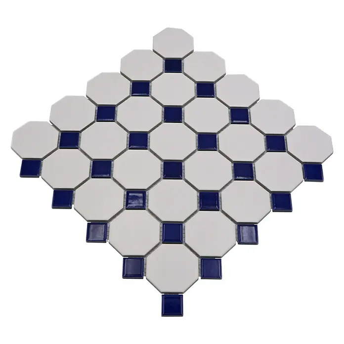 Mosaikfliese Octagon Octa G464 - 29,5 x 29,5 cm, Blau/Weiß, Matt - Detailaufnahme einer exquisiten weißen und blauen Mosaikfliese, perfekt für elegante Bad- oder Küchenakzente.