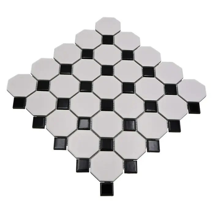 Mosaikfliese Octagon Octa G468 - 29,5 x 29,5 cm, Weiß/Schwarz, Matt - Nahaufnahme einer eleganten, quadratischen Fliesenmatte mit einem Muster aus weißen Achtecken und schwarzen Quadraten.