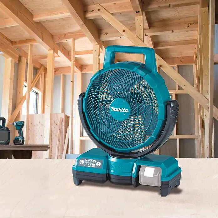 Makita LXT 18V Akku-Ventilator DCF203Z - 18 V, 110 V - 240 V, Ohne Akku, Luftmenge: 8,2 m³/min - Makita Akku-Ventilator für Baustellen. Der Ventilator sorgt für angenehme Kühlung, besonders nützlich bei Bauarbeiten in Innenräumen.