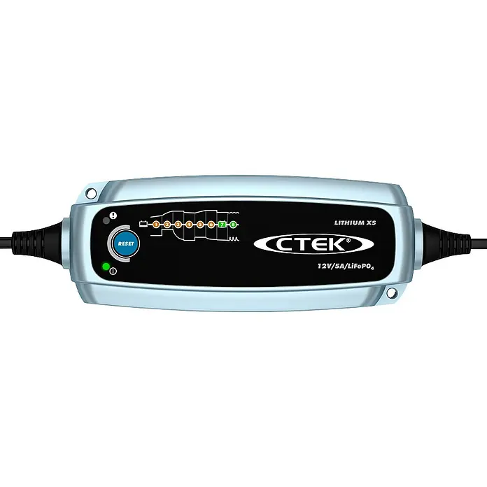 CTEK Automatik-Ladegerät LITHIUM XS EU - Kapazität: 5 Ah - 60 Ah - Produktbild eines CTEK Lithium XS Batterieladegeräts. Das Gerät ist für 12V/5A/LiFePO4 Batterien geeignet und bietet einen Reset-Knopf.