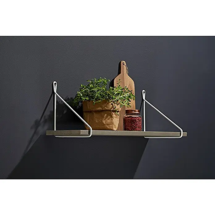 Dolle Wandboard Lite Vintage - L x B x S: 80 x 25 x 1,8 cm, Kiefer Grau - Ein Wandregal mit Kräutern, Schneidebrett und Gewürzen. Das Regal hat weiße Halterungen und eine graue Ablagefläche.