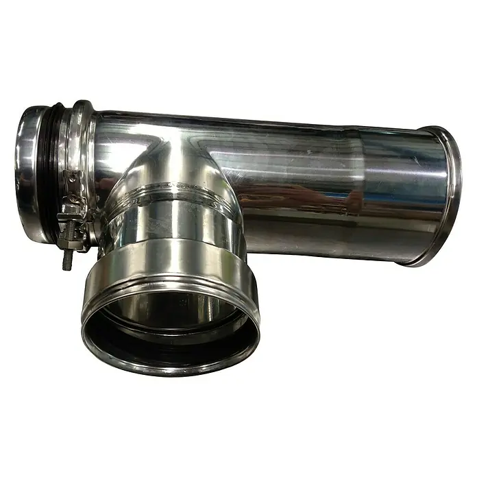 Te para estufas - Diámetro: 80 mm, 90 °, Acero inoxidable - Primer plano de una pieza en T de acero inoxidable brillante, diseñada para sistemas de tuberías, ideal para líneas de escape.