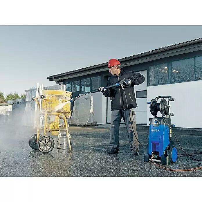 Nilfisk Hochdruckreiniger MC4M-160/620 XT - 3.000 W, Max. Druck: 160 bar, Fördermenge: 620 l/h - Anwendungsbeispiel