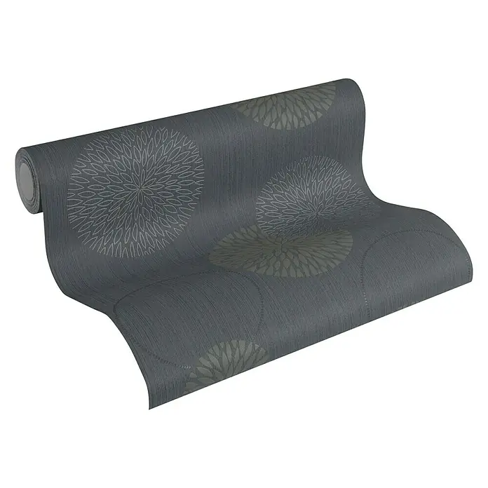 A.S. Création Casual Living Vliestapete Kreise - Anthrazit-Grau, Grafisch, 10,05 x 0,53 m - Nahaufnahme einer Rolle grauer Tapete mit elegantem floralem Muster, ideal für eine stilvolle Wandgestaltung im Wohnbereich.