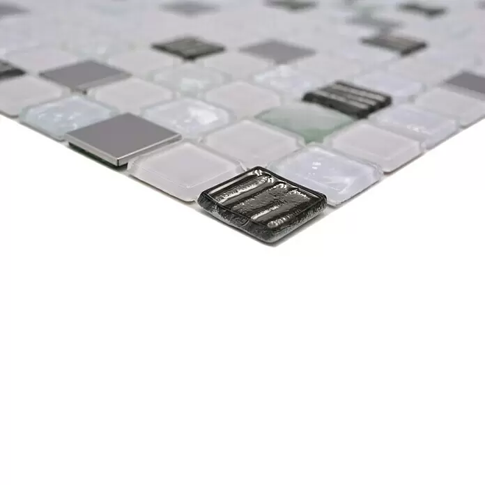 Mosaikfliese Quadrat Crystal Mix CM 424 - 30 x 30 cm, Weiß/Silber, Glänzend - Weiße, silberne und dunkelgraue quadratische Mosaikfliesen mit Glas- und Metalloberflächen.