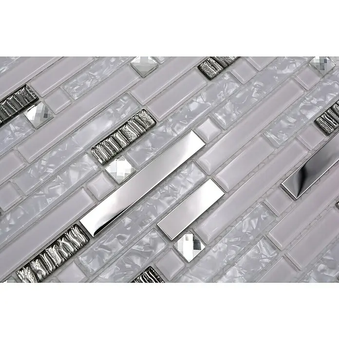 Mosaikfliese Verbund Crystal CM GV498 - 29,8 x 30,4 cm, Weiß/Silber, Glänzend - Nahaufnahme von dekorativen Mosaikfliesen in Weiß- und Silbertönen mit verschiedenen Texturen für ein elegantes Wanddesign.