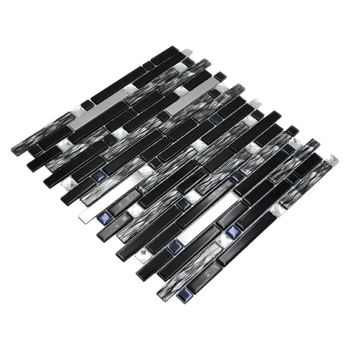 Mosaikfliese Verbund Crystal CM GV478 - 29,8 x 30,4 cm, Schwarz/Silber, Glänzend - Nahaufnahme eines Mosaiks aus glänzend schwarzen, silbernen und durchscheinenden Glasfliesen mit kleinen quadratischen Akzenten.