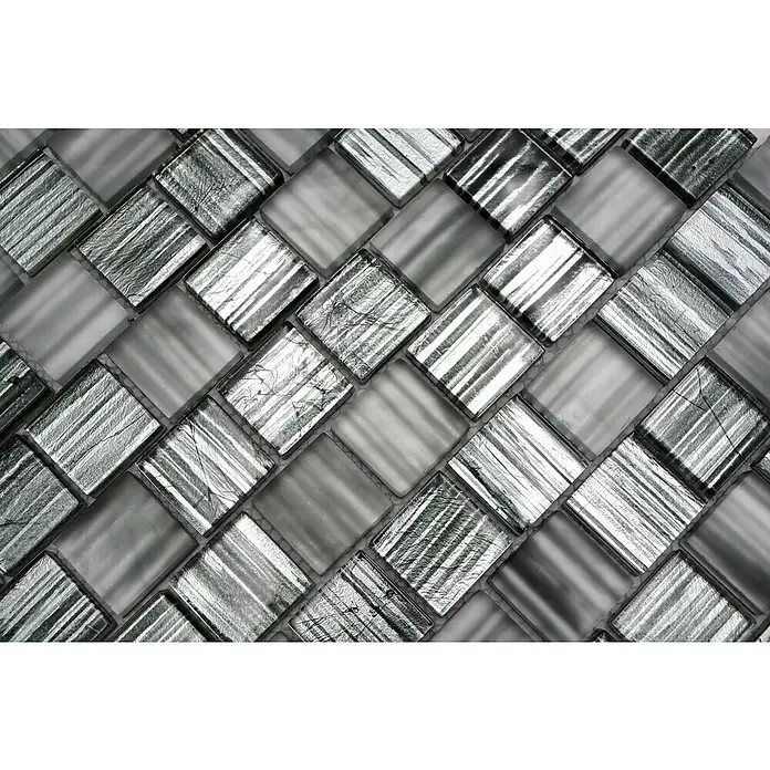 Mosaikfliese Quadrat Crystal Struktur XCM CF81 - 28,6 x 31,8 cm, Schwarz, Glänzend - Nahaufnahme eines Musters aus silbernen und grauen Glasmosaikfliesen, die für ein modernes und elegantes Interieur verwendet werden können.