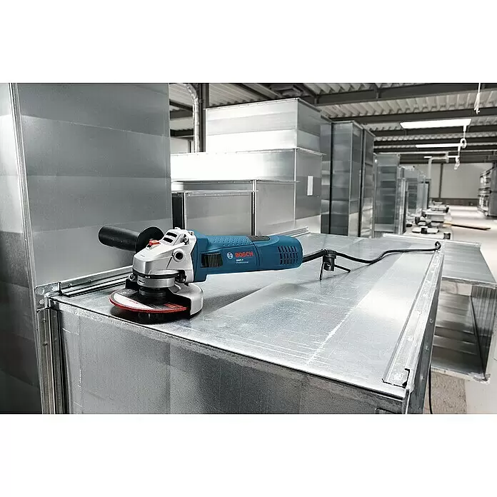 Bosch Professional Elektro-Winkelschleifer GWS 7-125 - 720 W, Durchmesser Scheibe: 125 mm, Leerlaufdrehzahl: 11.000 U/min - Anwendungsbeispiel