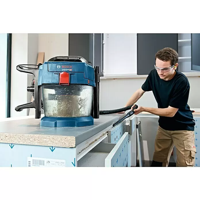 Bosch Professional AMPShare 18V Akku-Nass-Trockensauger GAS 18V-10 L Kit - 18 V, Ohne Akku, Behältervolumen: 10 l - Anwendungsbeispiel