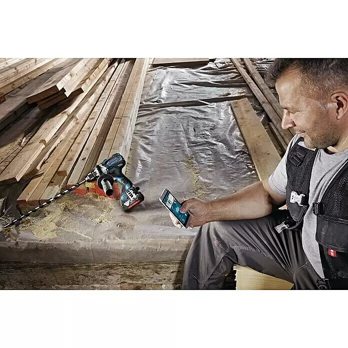 Bosch Professional AMPShare 18V Akku-Bohrschrauber GSR 18V-110 C - 18 V, 2 Akkus, 4 Ah, 110 Nm, Inkl. Koffer - Anwendungsbeispiel