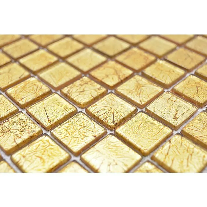 Mosaikfliese Quadrat Crystal Uni CM 4GO10 - 30 x 30 cm, Gold, Glänzend - Nahaufnahme von quadratischen Goldmosaikfliesen, die ein luxuriöses und glänzendes Muster für die Innenraumgestaltung bilden.