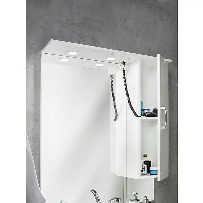 Riva Badmöbel-Set Inka - Gesamtbreite Badmöbel: 85 cm, Weiß, Glänzend - Weißer Spiegelschrank für das Bad mit integrierten Lichtern und Innenregalen, teilweise geöffnet mit Toilettenartikeln. Mit Spiralkabeln für Strom.
