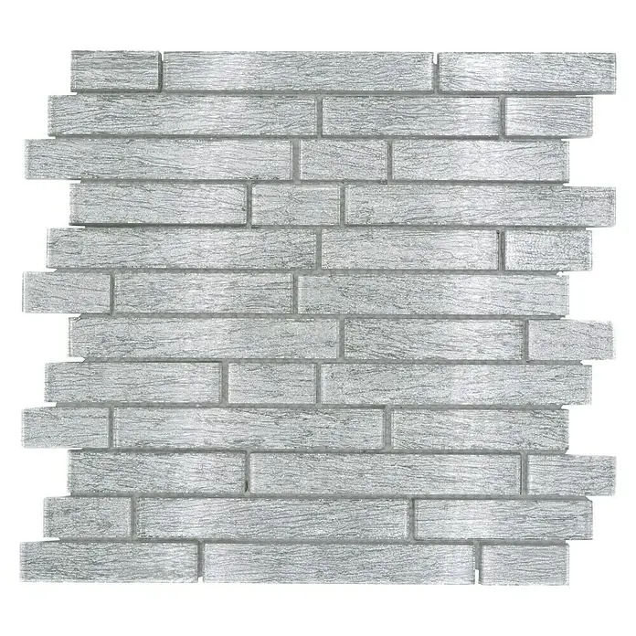 Mosaikfliese Verbund Crystal Chic XCM 8CSV - 29,8 x 30,5 cm, Silbergrau, Glänzend - Ein silberfarbenes Mosaikfliesenmuster in einem Mauerverband, ideal für stilvolle Wandverkleidungen und dekorative Akzente im Innenbereich.