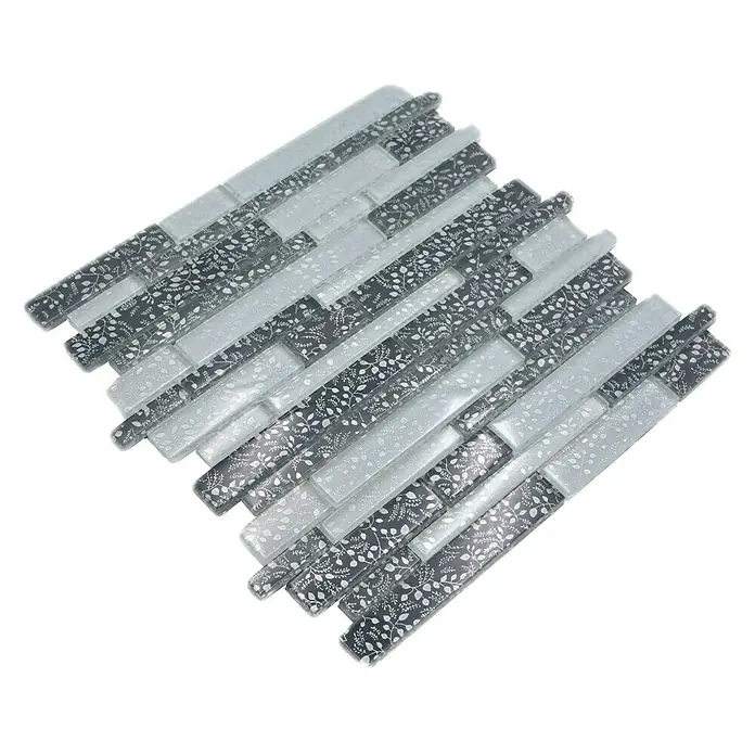Mosaikfliese Verbund Crystal Chic XCM 8CFL - 30,5 x 30,5 cm, Glänzend - Graue und weiße Mosaikfliesen mit einem floralen Muster, ideal für stilvolle Wandgestaltungen in Küche oder Bad.