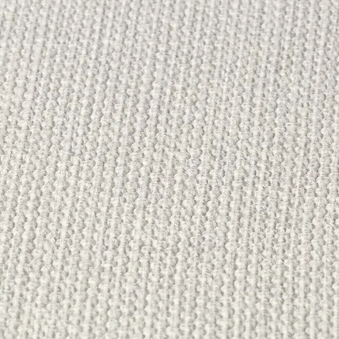 Rasch Poetry Vliestapete - Beige/Taupe, Uni, 10,05 x 0,53 m - Nahaufnahme eines hellen, gewebten Textilstoffs, der eine feine, gleichmäßige Struktur aufweist. Ideal für Polsterarbeiten oder Wandbespannungen.