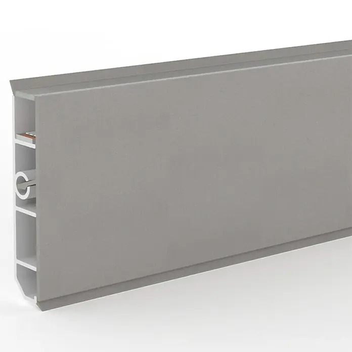 Deckprofil Cubica LS80 Light Up - Aluminium, 2,5 m x 19 mm x 80 mm - Graues Sockelleistenprofil mit Einstecksystem zur sauberen Wandabdichtung und verdeckter Kabelführung. Perfekt für moderne Inneneinrichtungen.