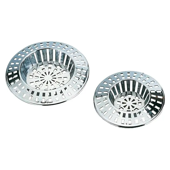 Wenko Abflusssieb - Chrom, Durchmesser: 7 cm, 2 Stk. - Zwei Spülenkörbe aus glänzendem Metall, unterschiedlich groß, auf schwarzem Hintergrund.