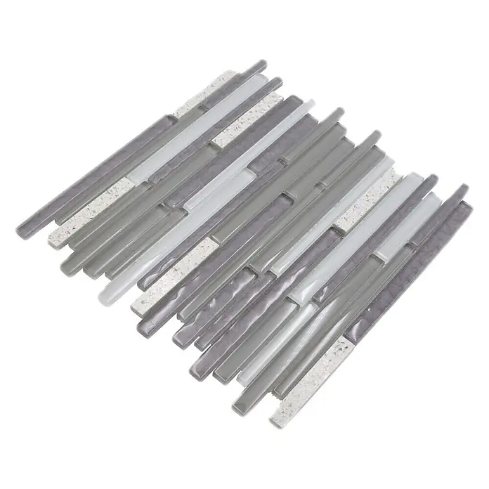 Mosaikfliese Multistick Crystal Mix XCM MS90 - 29,8 x 29,8 cm, Grau, Glänzend - Ein rechteckiges Mosaikfliesenmuster in Grau- und Weißtönen, ideal für moderne Wandgestaltungen mit elegantem und stilvollem Aussehen.
