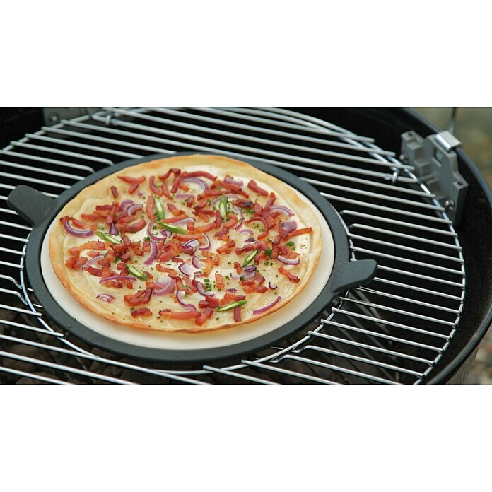 Tepro PizzasteinDurchmesser: 28,5 cm, Cordierit Use Shot