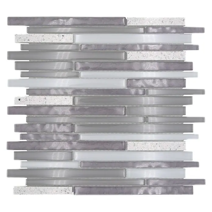 Mosaikfliese Multistick Crystal Mix XCM MS90 - 29,8 x 29,8 cm, Grau, Glänzend - Ein rechteckiges Muster aus grauen und weißen Glas- und Steinmosaikfliesen, ideal für moderne Wandgestaltungen in Küche und Bad.