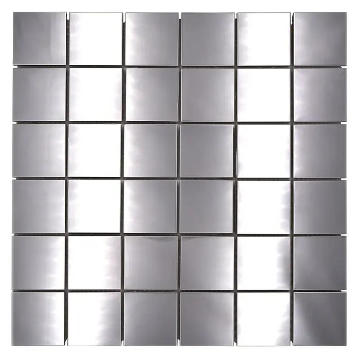 Mosaikfliese Quadrat XCE 48G - 29,8 x 29,8 cm, Silber, Glänzend - Silberfarbenes Mosaikfliesenmuster, das aus mehreren quadratischen Fliesen mit einem glänzenden Finish besteht und ein modernes Dekor bietet.